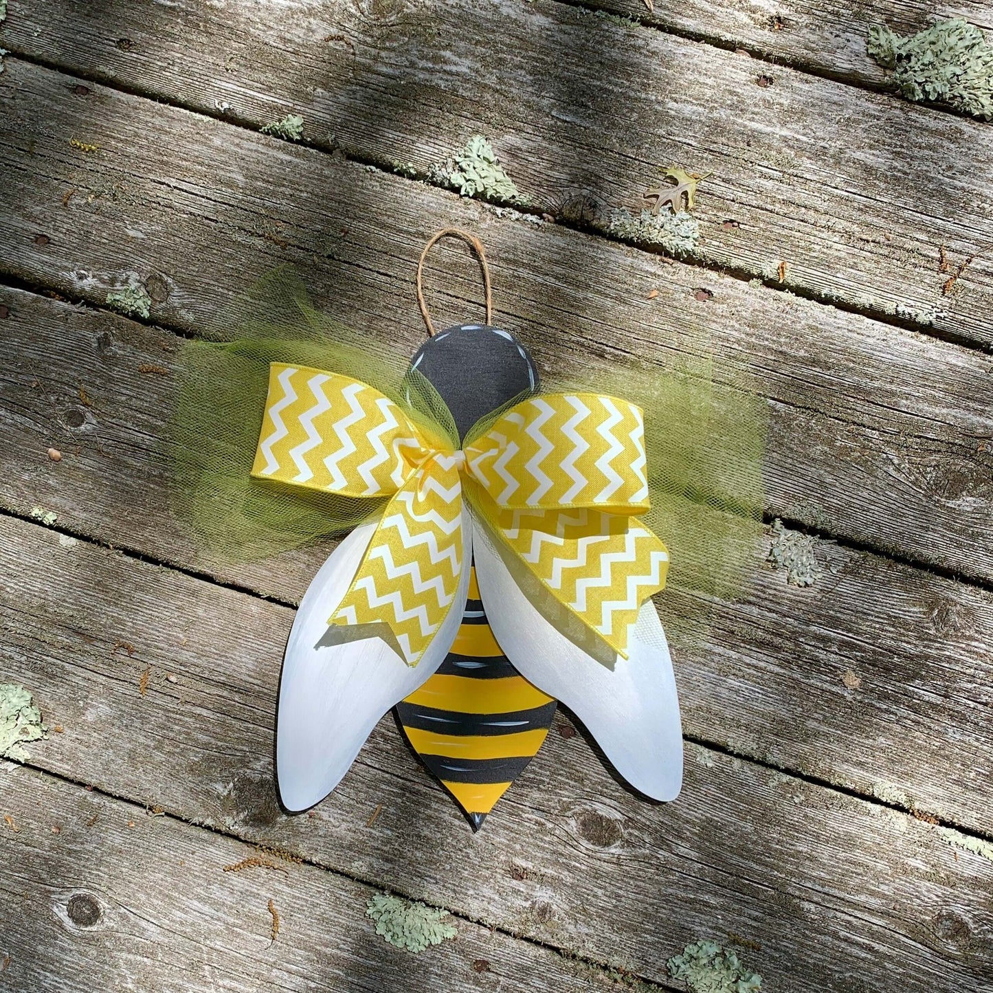 bumble bee door hanger