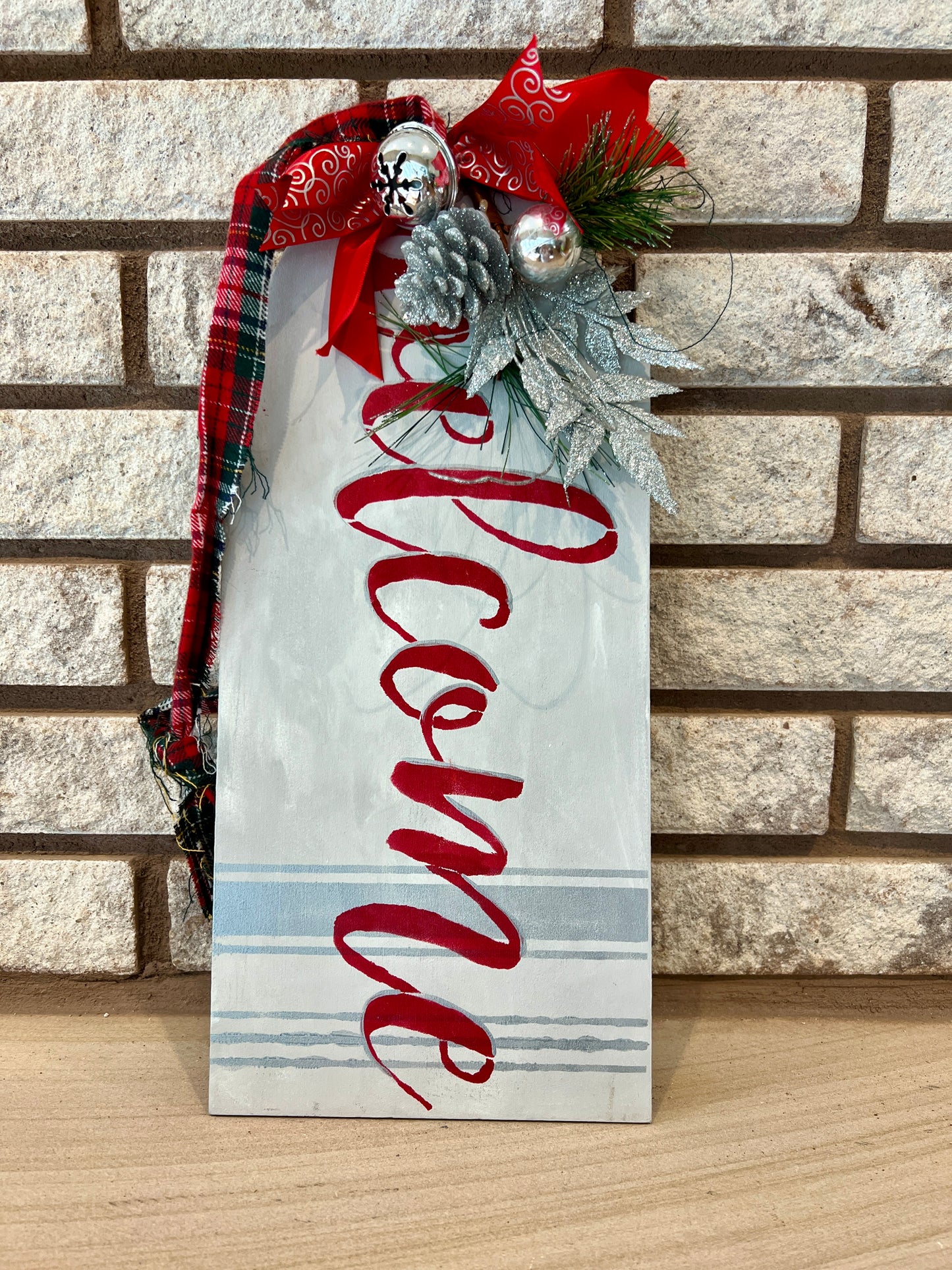 Welcome Christmas Gift Tag for Front Door or Wall Decor