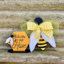 Load image into Gallery viewer, bumble bee door hanger
